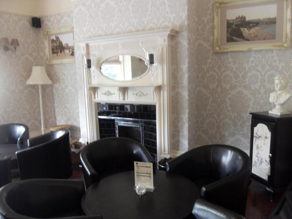 Powys Lodge Scarborough Esterno foto