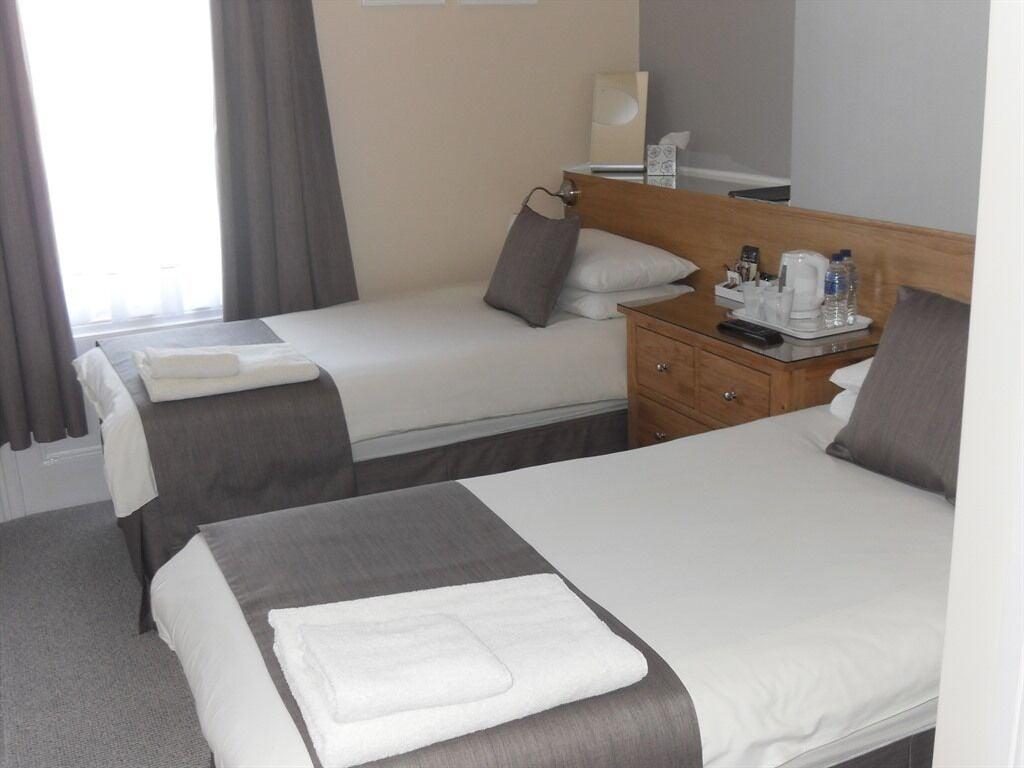 Powys Lodge Scarborough Esterno foto