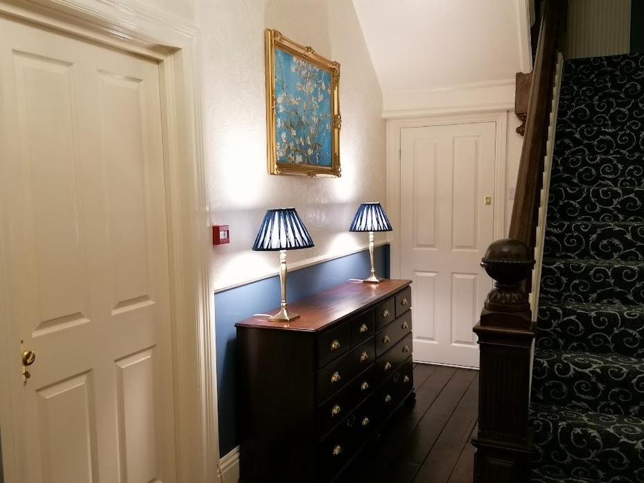 Powys Lodge Scarborough Esterno foto